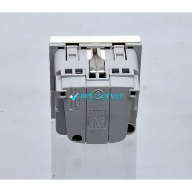 Systo 2M socket with grounding white Hager WS161