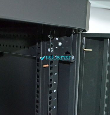 Шафа серверна підлогова 19", 33U, 610х1055мм (Ш*Г), розбірна, чорна, UA-MGSE33610MPB