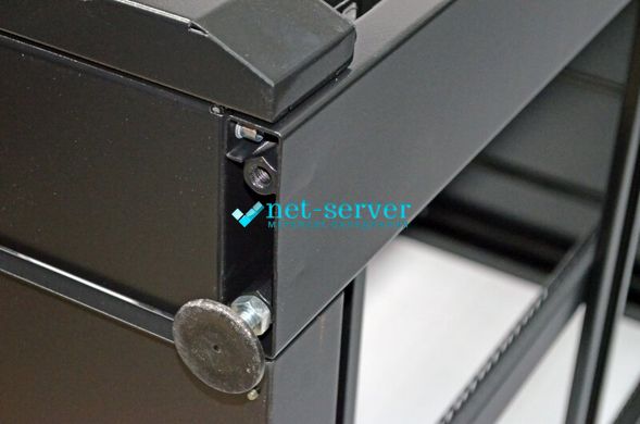 Шкаф серверный напольный 19", 28U, 610х1055мм (Ш*Г), разборной, черный, UA-MGSE28610MB