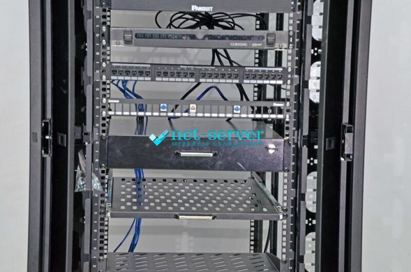 Side cable organizer with cover, for MGSE 45U cabinets, black, CMS UA-MGSESM45B